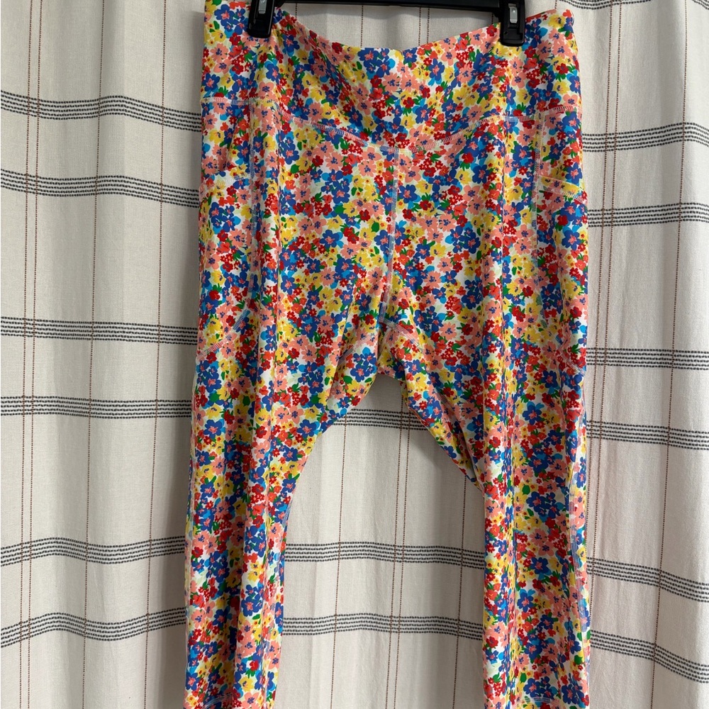 Old Navy Active Powersoft Go-Dry Colorful Floral High-Rise Leggings